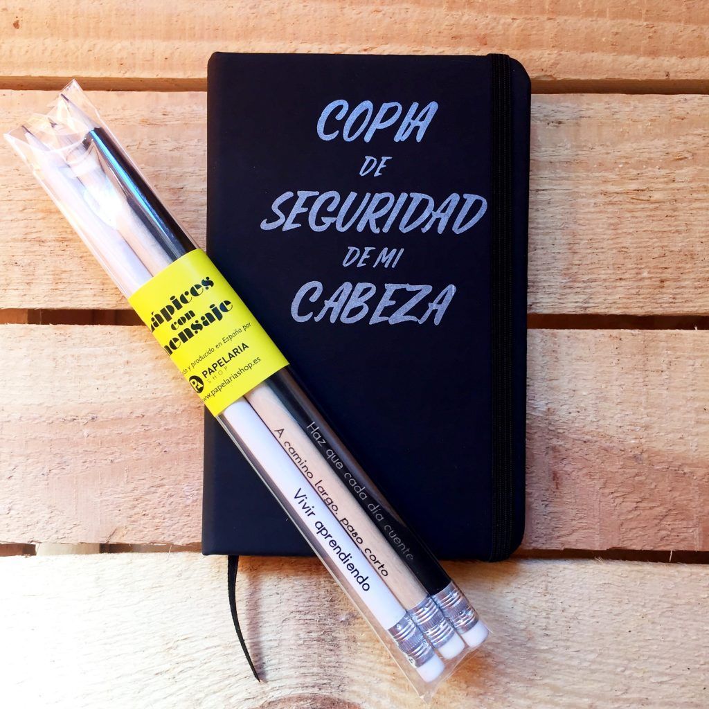 Pack de cuaderno + Lápices con mensaje